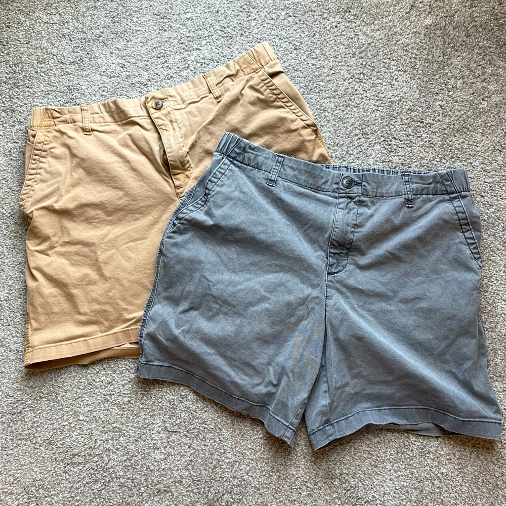 Women’s Old Navy OG Chino Shorts Size L (2 pairs)
